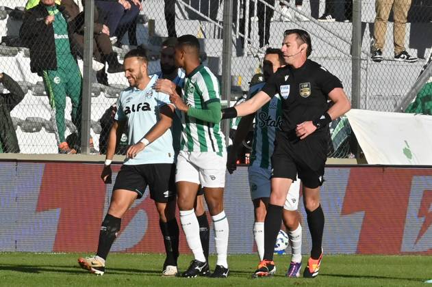Juventude x Grêmio CAXIAS DO SUL, RS - 01.06.2025: JUVENTUDE X GRêMIO - Images of the football match between Juventude and Grêmio, valid for the 11th round of the 2025 Brazilian Championship, Series A, played at the Alfredo Jaconi Stadium, in Caxias do Sul, RS (01). (Photo: Antà nio Machado Fotoarena) x2747588x Antà nioxMachado