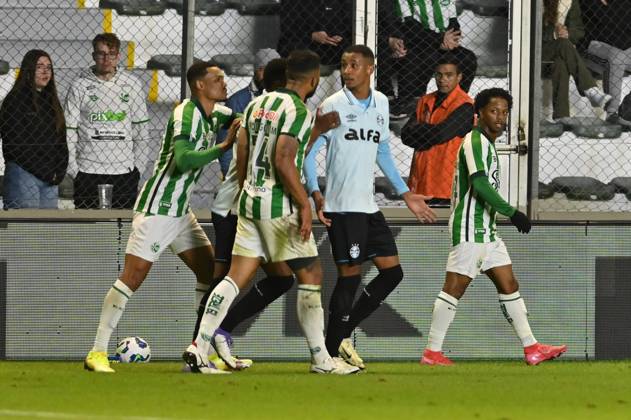Juventude x Grêmio CAXIAS DO SUL, RS - 01.06.2025: JUVENTUDE X GRêMIO - Images of the football match between Juventude and Grêmio, valid for the 11th round of the 2025 Brazilian Championship, Series A, played at the Alfredo Jaconi Stadium, in Caxias do Sul, RS (01). (Photo: Antà nio Machado Fotoarena) x2747838x Antà nioxMachado