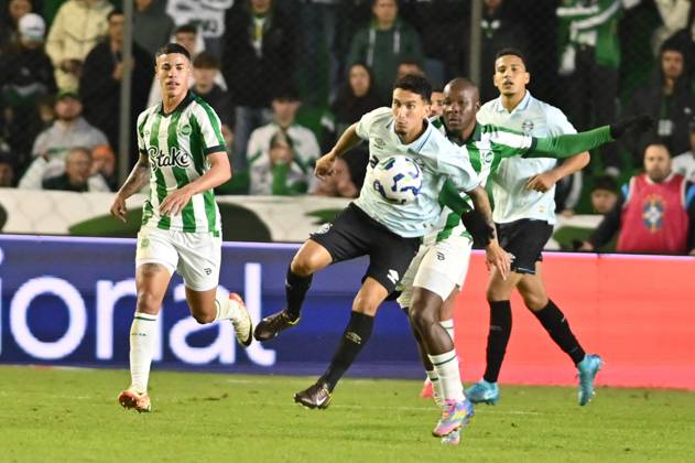 Juventude x Grêmio CAXIAS DO SUL, RS - 01.06.2025: JUVENTUDE X GRêMIO - Images of the football match between Juventude and Grêmio, valid for the 11th round of the 2025 Brazilian Championship, Series A, played at the Alfredo Jaconi Stadium, in Caxias do Sul, RS (01). (Photo: Antà nio Machado Fotoarena) x2747840x Antà nioxMachado