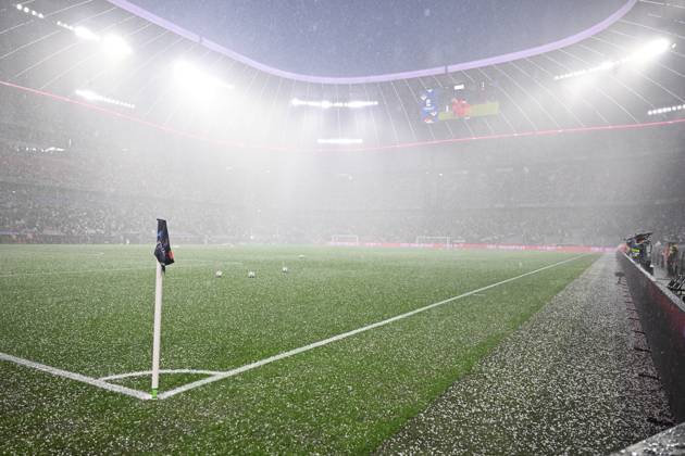 04.06.2025, xjrdrx, Fussball UEFA Nations League 1 2 Finale, Deutschland - Portugal v.l. Hagelschauer ueber dem Stadion (DFL DFB REGULATIONS PROHIBIT ANY USE OF PHOTOGRAPHS as IMAGE SEQUENCES and or QUASI-VIDEO) Muenchen