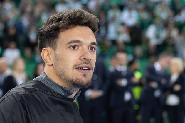 May 18, 2024, Lisbon, Lisbon, Portugal: Sporting forward from Portugal PEDRO GONCALVES (8) celebrating after winning Liga Portugal Betclic at Estadio Jose de Alvalade Lisbon Portugal - ZUMAs359 20240518_zsp_s359_095 Copyright: xAlexandrexdexSousax