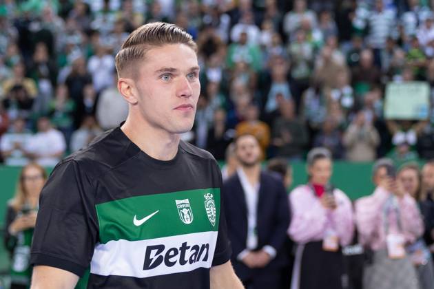 May 18, 2024, Lisbon, Lisbon, Portugal: Sporting forward from Sweden VIKTOR GYOKERES (9) celebrating after winning Liga Portugal Betclic at Estadio Jose de Alvalade Lisbon Portugal - ZUMAs359 20240518_zsp_s359_099 Copyright: xAlexandrexdexSousax