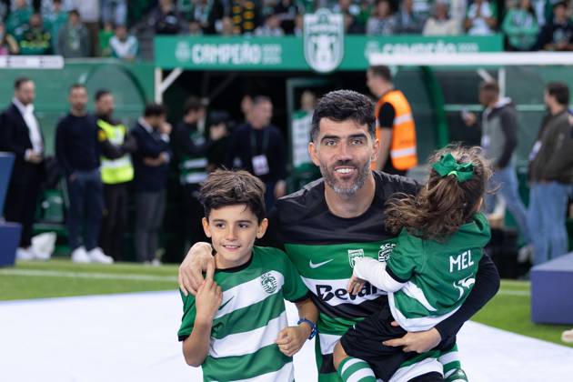 May 18, 2024, Lisbon, Lisbon, Portugal: Sporting defender from Portugal LUIS NETO (13) celebrating after winning Liga Portugal Betclic at Estadio Jose de Alvalade Lisbon Portugal - ZUMAs359 20240518_zsp_s359_103 Copyright: xAlexandrexdexSousax