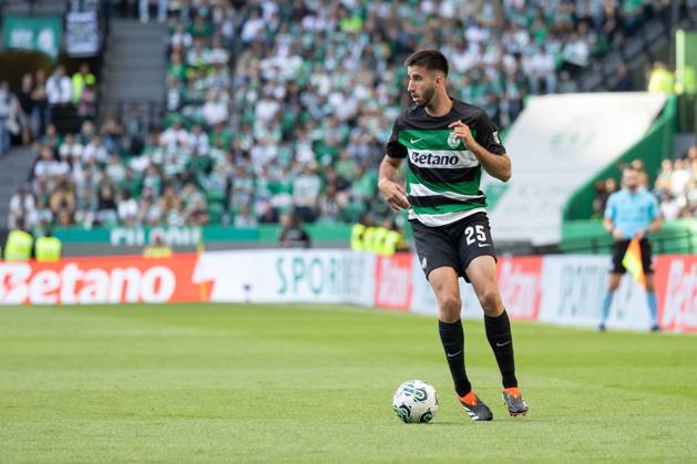 May 18, 2024, Lisbon, Lisbon, Portugal: Sporting defender from Portugal GONCALO INACIO (25) in action during the game of Liga Portugal Betclic between Sporting and Chaves at Estadio Jose de Alvalade Lisbon Portugal - ZUMAs359 20240518_zsp_s359_090 Copyright: xAlexandrexdexSousax
