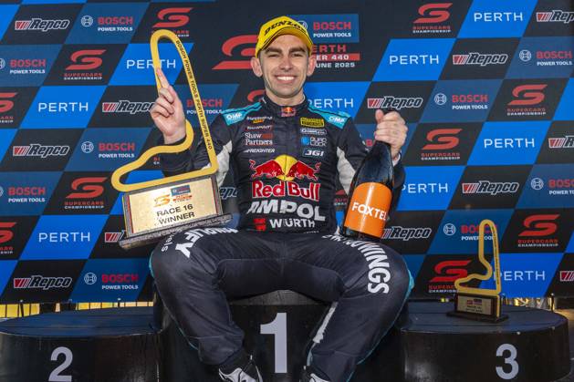 Bilder des Jahres 2025, Sport 06 Juni Sport Themen der Woche KW23 Sport Bilder des Tages SUPERCARS PERTH, Broc Feeney who has won the 2025 Supercars Championship Race 16 Perth SuperSprint, at Barbagallo Raceway in Perth, Sunday, June 8, 2025. ( NO ARCHIVING, EDITORIAL USE ONLY PERTH WESTERN AUSTRALIA AUSTRALIA Wanneroo Raceway  Copyright: xMARKxHORSBURGHx 20250608187157670990
