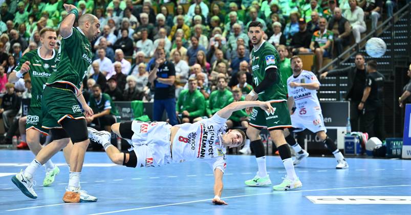 Bilder des Jahres 2025, Sport 06 Juni Sport Themen der Woche KW23 Sport Bilder des Tages 08.06.2025 - Handball - 1. Bundesliga DAIKIN HBL - Saison 2024 2025 - 34. Spieltag: HSG Wetzlar - HC Erlangen Metropolregion Nürnberg HCE - - xwoxzix - Vladimir Vranjes (14, HSG Wetzlar) Sander Andreassen Overjordet ( 8, HC Erlangen HCE )
