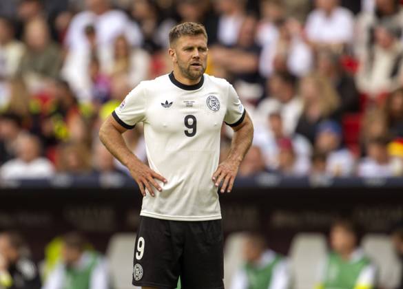 08.06.2025, Fussball UEFA Nations League 2024 25, Spiel um Platz 3, Deutschland - Frankreich, in der MHP-Arena Stuttgart, Niclas Füllkrug (Deutschland) nachdenklich