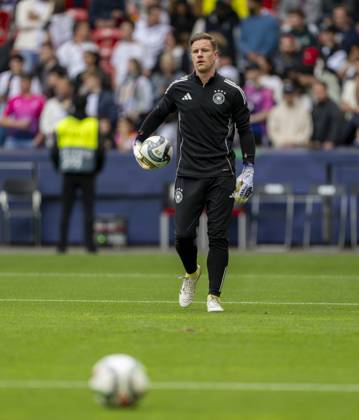 08.06.2025, Fussball UEFA Nations League 2024 25, Spiel um Platz 3, Deutschland - Frankreich, in der MHP-Arena Stuttgart, Torwart Marc Andre ter-Stegen (Deutschland) beim Aufwärmen.