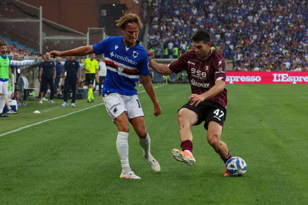 CALCIO - Serie B - PlayOut - UC Sampdoria vs US Salernitana Serie B, Playout, Genova, Stadio Ferraris, Sampdoria - Salernitana, in the photo: Meulensteen and Lochoshvili during PlayOut - UC Sampdoria vs US Salernitana, Italian soccer Serie B match in Genova, Italy, June 15 2025 Genova Italy Copyright: xIPAxSport ABACAx