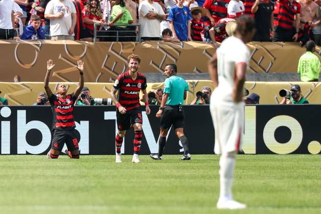 FIFA Club World Cup match between Flamengo and Chelsea Wallace Yan of Flamengo during FIFA Club World Cup match between Flamengo and Chelsea at Lincoln Financial Field in Philadelphia, United States, on Friday, 20th. Philadelfia Lincoln Financial Field PA United States Copyright: xWilliamxVolcovx