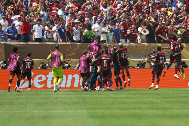 FIFA Club World Cup match between Flamengo and Chelsea Danilo of Flamengo during FIFA Club World Cup match between Flamengo and Chelsea at Lincoln Financial Field in Philadelphia, United States, on Friday, 20th. Philadelfia Lincoln Financial Field PA United States Copyright: xWilliamxVolcovx