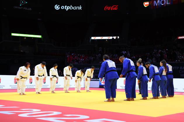 (L-R) Japan team group, Mannschaftsbild, Totale (JPN), Georgia team group (GEO), JUNE 20, 2025 -Judo : World Judo Championships Budapest 2025 Mixed teams Semi-final match at Papp Laszlo Budapest Sports Arena, Budapest, Hungary. Noxthirdxpartyxsales  (295436762)