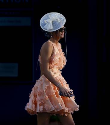 Bilder des Jahres 2025, Sport 06 Juni Sport Bilder des Tages Newton Abbot Races, Newton Abbot, UK - 24 June 2025 Ladies Day at Newton Abbot - Race 4 - 7:27 Newton Abbot - Tammy Whitbread 50th Birthday Celebration Novices™ Limited Handicap Hurdle (Class 5) at Newton Abbot Racecourse, Newton Abbot, Devon, England - Newton Abbot Newton Abbot Racecourse Devon England Copyright: xTomxSandberg PPAUKx PPA-195383