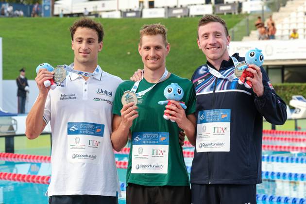 Podium of the day 2 at the Swimming Internationals of the 61th Settecolli in Roma, Italy - 27 Jun 2025 Alberto Razzetti of Italy (L), Gábor Zombori of Hungary and Max Litchfield of Great Britain (R) seen during Podium of Men s 400m Individual Medley Final during the second day at the swimming internationals of the 61th Settecolli Trophy. Rome Italy Copyright: xElenaxVizzocax xSOPAxImagesx 0823971371st