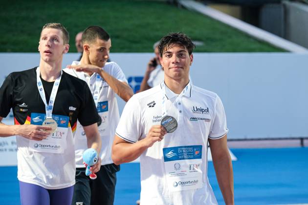 Podium of the day 2 at the Swimming Internationals of the 61th Settecolli in Roma, Italy - 27 Jun 2025 Luca De Tullio of Italy (R) seen during Podium of Men s 800m Freestyle during the second day at the swimming internationals of the 61th Settecolli Trophy. Rome Italy Copyright: xElenaxVizzocax xSOPAxImagesx 0823971379st