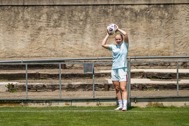 250705 Thea Bjelde of the Norwegian women s national football team at a training session during the UEFA Women s Euro 2025 on July 5, 2025 in Neuchatel. Photo: Vegard Grott BILDBYRAN kod VG VG0780 bbeng fotboll football soccer fotball fotbolls-em fotball em europamästerskap em uefa womens euro em 2025 träning practice training trening norge norway dam day4 Copyright: VEGARDxGRoTT BB250705VG009