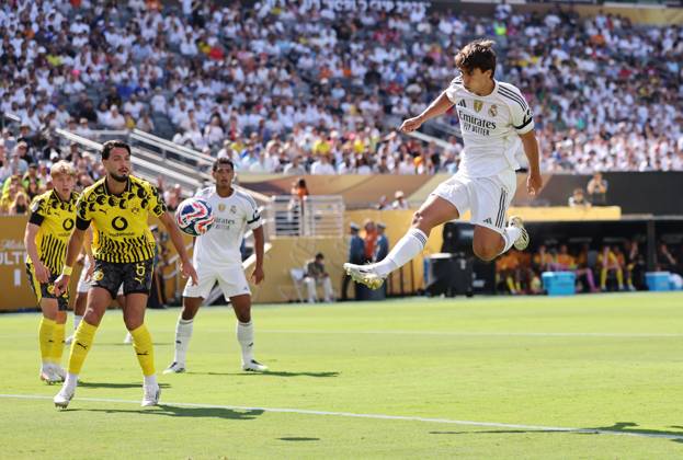 New Jersey, USA, 5th July 2025. Gonzalo Garcia of Real Madrid scores the first goal during the Real Madrid vs Borussia Dortmund FIFA Club World Cup quarter final match at Metlife Stadium, New Jersey. Picture credit should read: David Klein Sportimage EDITORIAL USE ONLY. No use with unauthorised audio, video, data, fixture lists, club league logos or live services. Online in-match use limited to 120 images, no video emulation. No use in betting, games or single club league player publications. SPI_025_DK_Madrid_Dortmund SPI-4006-0028