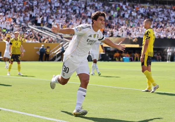 New Jersey, USA, 5th July 2025. Gonzalo Garcia of Real Madrid celebrates scoring the first goal during the Real Madrid vs Borussia Dortmund FIFA Club World Cup quarter final match at Metlife Stadium, New Jersey. Picture credit should read: David Klein Sportimage EDITORIAL USE ONLY. No use with unauthorised audio, video, data, fixture lists, club league logos or live services. Online in-match use limited to 120 images, no video emulation. No use in betting, games or single club league player publications. SPI_028_DK_Madrid_Dortmund SPI-4006-0031