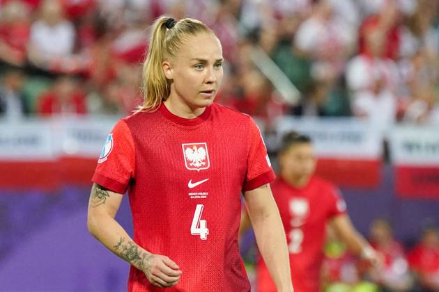 UEFA Womens EURO 2025 Frauen EM: Vorrunde, 1. Spieltag - Deutschland vs Polen - Kybunpark (St. Gallen, Schweiz): Paulina Dudek (Polen, 4) St. Gallen Kanton St. Gallen Schweiz Copyright: xJOERANxSTEINSIEKx