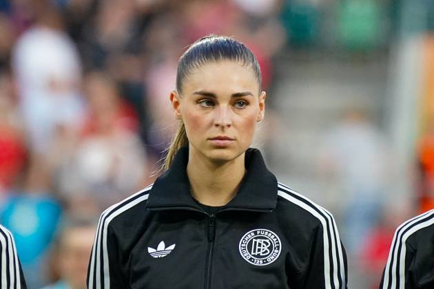 UEFA Women s EURO 2025 Frauen EM: Vorrunde, 1. Spieltag - Deutschland vs Polen - Kybunpark (St. Gallen, Schweiz): Jule Brand (Deutschland, 22) St. Gallen Kanton St. Gallen Schweiz Copyright: xJOERANxSTEINSIEKx