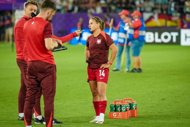 UEFA Womens EURO 2025 Frauen EM: Vorrunde, 1. Spieltag - Deutschland vs Polen - Kybunpark (St. Gallen, Schweiz): Dominika Grabowska (Polen, 14) St. Gallen Kanton St. Gallen Schweiz Copyright: xJOERANxSTEINSIEKx