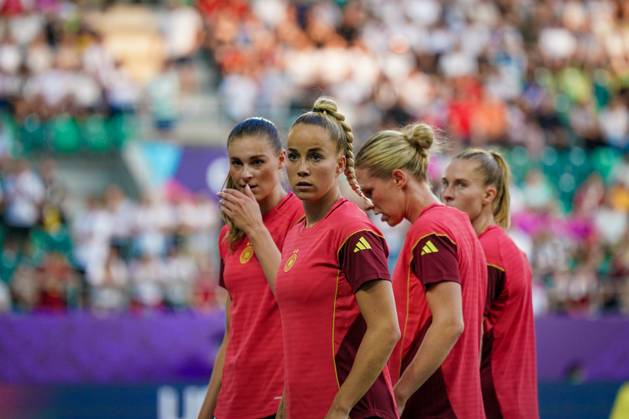 UEFA Womens EURO 2025 Frauen EM: Vorrunde, 1. Spieltag - Deutschland vs Polen - Kybunpark (St. Gallen, Schweiz): Giulia Gwinn (Deutschland, 7), Jule Brand (Deutschland, 22) und weitere Mitspielerinnen St. Gallen Kanton St. Gallen Schweiz Copyright: xJOERANxSTEINSIEKx