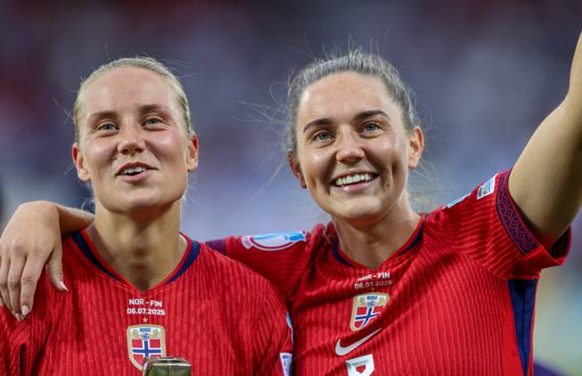 CHE, Sion, Norway vs Finland, international match, Länderspiel, Nationalmannschaft soccer, UEFA, Stade de Tourbillon, UEFA European Women s Championship 2025, group stage matchday 2 in the picture: Norway celebrate the win, Mathilde Harviken (Norway 16), Vilde Boe Risa (Norway 8) DFB DFL REGULATIONS PROHIBIT ANY USE OF PHOTOGRAPHS AS IMAGE SEQUENCES AND OR QUASI-VIDEO, 06.07.2025, Copyright: HMBxMedia HendrikxHamelau