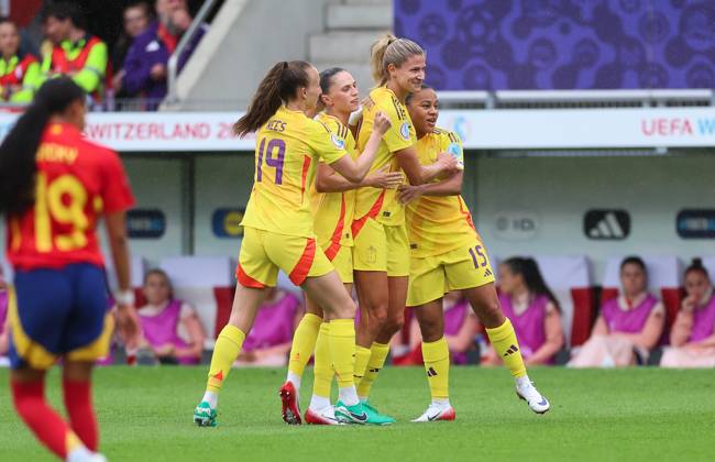 07.07.2025, Fussball Frauen Europameisterschaft, UEFA Womens EURO 2025, Spanien - Belgien, Gruppe B, Stockhorn-Arena Thun, xdcx, v.l., Torjubel zum 1:1 durch Justine Monique Vanhaevermaet (Belgien), Goal celebration, celebrate the goal Copyright: HMBxMedia Claus