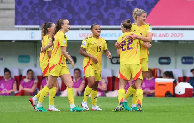 07.07.2025, Fussball Frauen Europameisterschaft, UEFA Womens EURO 2025, Spanien - Belgien, Gruppe B, Stockhorn-Arena Thun, xdcx, v.l., Torjubel zum 1:1 durch Justine Monique Vanhaevermaet (Belgien), Goal celebration, celebrate the goal Copyright: HMBxMedia Claus