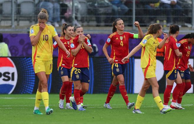 07.07.2025, Fussball Frauen Europameisterschaft, UEFA Womens EURO 2025, Spanien - Belgien, Gruppe B, Stockhorn-Arena Thun, xdcx, v.l., Torjubel zum 2:1 durch Irene Paredes Hernandez (Spanien), Goal celebration, celebrate the goal Copyright: HMBxMedia Claus