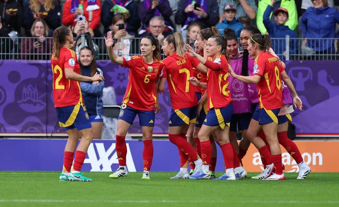 07.07.2025, Fussball Frauen Europameisterschaft, UEFA Womens EURO 2025, Spanien - Belgien, Gruppe B, Stockhorn-Arena Thun, xdcx, v.l., Torjubel zum 3:2 durch Esther Gonzalez Rodriguez (Spanien), Goal celebration, celebrate the goal Copyright: HMBxMedia Claus