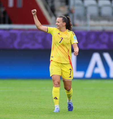 07.07.2025, Fussball Frauen Europameisterschaft, UEFA Womens EURO 2025, Spanien - Belgien, Gruppe B, Stockhorn-Arena Thun, xdcx, v.l., Torjubel zum 2:2 durch Hannah Eurlings (Belgien), Goal celebration, celebrate the goal Copyright: HMBxMedia Claus