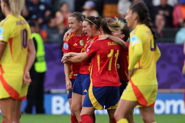 07.07.2025, Fussball Frauen Europameisterschaft, UEFA Womens EURO 2025, Spanien - Belgien, Gruppe B, Stockhorn-Arena Thun, xdcx, v.l., Torjubel zum 4:2 durch Maria Francesca Caldentey Oliver Mariona (Spanien), Goal celebration, celebrate the goal Copyright: HMBxMedia Claus