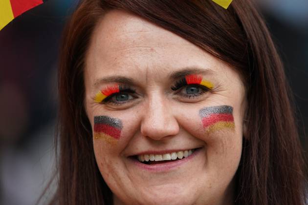 Frauen-Fussball, EM 2025, UEFA Frauen Europameisterschaften 2025, Gruppenphase, Gruppe C, Spieltag 2, Deutschland-Dänemark, 08.07.2025, St Jakub Park Basel, Fan Deutschland, Aktion, Einzelbild