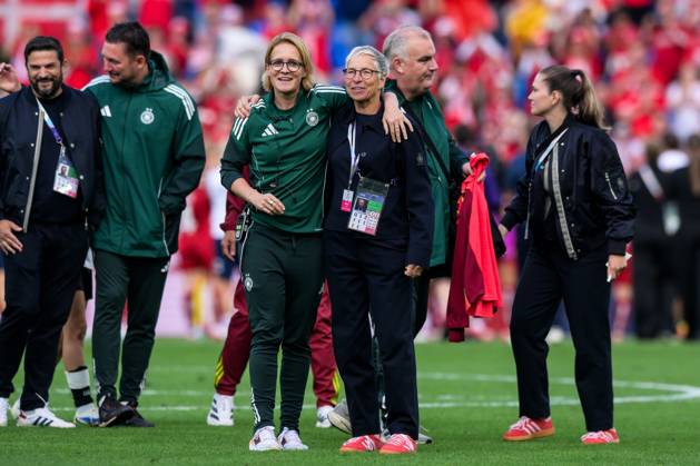 Fußball, UEFA Women s EURO 2025, 20250708, Deutschland - Dänemark. Im Bild Assistenztrainerin Deutschland Saskia BARTUSIAK, DFB-Vizepräsidentin (Frauen- und Mädchenfußball) Sabine MAMMITZSCH Schlussjubel. Basel St. Jakob-Park Basel-Stadt Schweiz Copyright: Passion2Press MarkusxFischerx