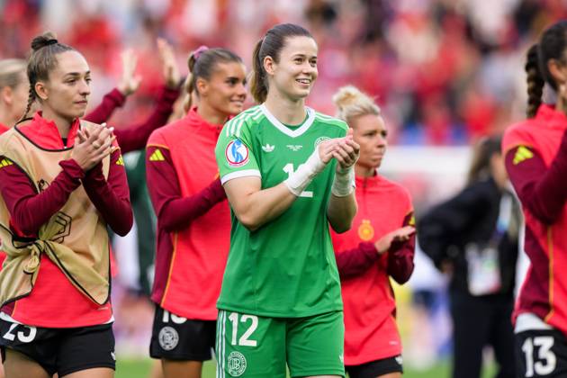 Fußball, UEFA Women s EURO 2025, 20250708, Deutschland - Dänemark. Im Bild Torfrau Stina JOHANNES (Deutschland, 12) Schlussjubel. Basel St. Jakob-Park Basel-Stadt Schweiz Copyright: Passion2Press MarkusxFischerx