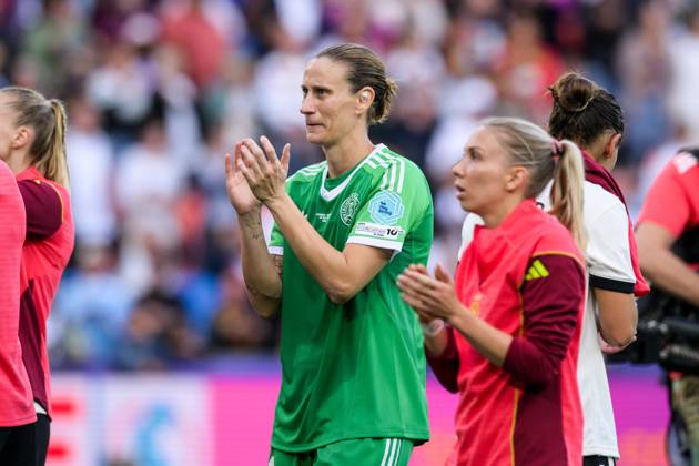 Fußball, UEFA Women s EURO 2025, 20250708, Deutschland - Dänemark. Im Bild Torfrau Ann-Katrin BERGER (Deutschland, 1) Schlussjubel. Basel St. Jakob-Park Basel-Stadt Schweiz Copyright: Passion2Press MarkusxFischerx