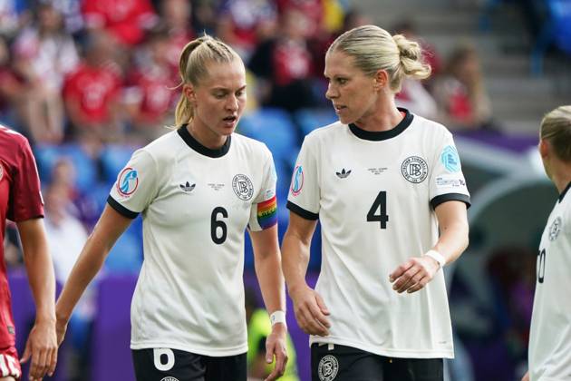 Frauen-Fussball, EM 2025, UEFA Frauen Europameisterschaften 2025, Gruppenphase, Gruppe C, Spieltag 2, Deutschland-Dänemark, 08.07.2025, St Jakub Park Basel, Janina Minge, Rebecca Knaak, beide Deutschland,