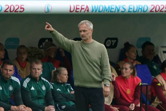 Frauen-Fussball, EM 2025, UEFA Frauen Europameisterschaften 2025, Gruppenphase, Gruppe C, Spieltag 2, Deutschland-Dänemark, 08.07.2025, St Jakub Park Christian Wück, Trainer Deutschland, Aktion, Einzelbild