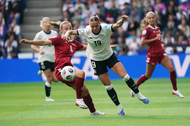 Frauen-Fussball, EM 2025, UEFA Frauen Europameisterschaften 2025, Gruppenphase, Gruppe C, Spieltag 2, Deutschland-Dänemark, 08.07.2025, St Jakub Park Emma Faerge Klara Bühl ,Deutschland,