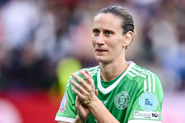 Torwart Ann-Katrin Berger (Germany) gestures during the UEFA Women s EURO 2025 Group C match between Germany and Denmark at St. Jakob‘Park on July 8, 2025 in Basel, Switzerland. (Photo by Harry Langer DeFodi Images)