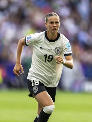 08.07.2025, UEFA Frauen-Europameisterschaft 2025 in der Schweiz. Spieltag 2, Vorrunde, Deutschland - Dänemark, im St-Jakob-Park Basel (Schweiz). Klara Bühl (Deutschland)