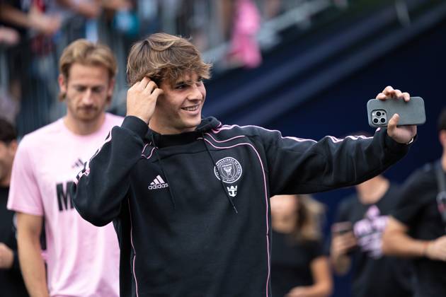 July 9, 2025; Foxborough, Massachusetts, USA; Inter Miami CF midfielder Ben Cremaschi (30) waves to fans before a Major League Soccer game between the New England Revolution and Inter Miami CF at Gillette Stadium. (c) CSM - ZUMAc04_ 20250709_zma_c04_193 Copyright: xBurtxGranofskyx