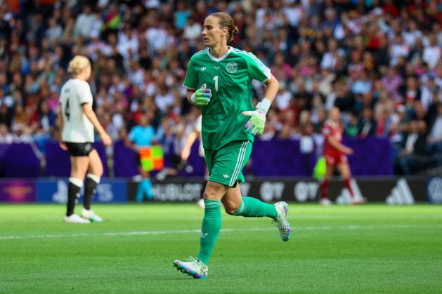 Basel, Schweiz 08. Juli 2025: UEFA - Euro 2025 Woman - Deutschland vs. Dänemark Im Bild: Torhüterin Ann-Katrin Berger (Deutschland) beim Spiel gegen Dänemark bei der WEURO 2025 in Basel. St. Jakob-Park Copyright: xFotostandx xFantinix