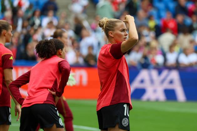 Basel, Schweiz 08. Juli 2025: UEFA - Euro 2025 Woman - Deutschland vs. Dänemark Im Bild: Laura Freigang (Deutschland) beim Warm-Up vor dem Spiel gegen Dänemark bei der WEURO 2025 in Basel. St. Jakob-Park Copyright: xFotostandx xFantinix