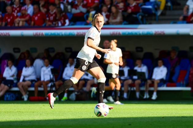 Basel, Schweiz 08. Juli 2025: UEFA - Euro 2025 Woman - Deutschland vs. Dänemark Im Bild: Janina Minge (Deutschland) beim Spiel gegen Dänemark bei der WEURO 2025 in Basel. St. Jakob-Park Copyright: xFotostandx xFantinix
