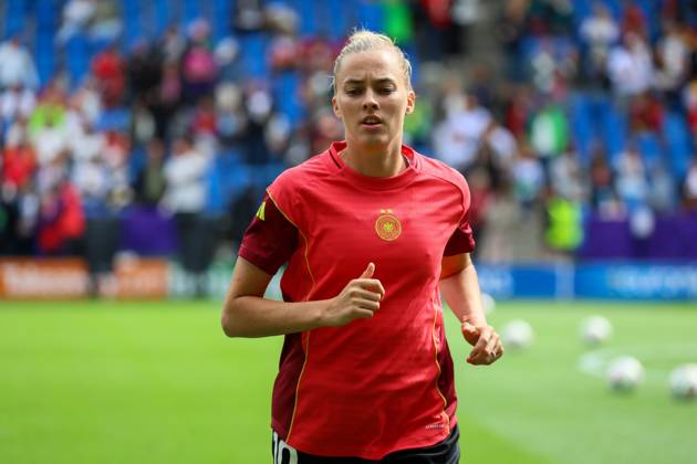 Basel, Schweiz 08. Juli 2025: UEFA - Euro 2025 Woman - Deutschland vs. Dänemark Im Bild: Laura Freigang (Deutschland) beim Warm-Up vor dem Spiel gegen Dänemark bei der WEURO 2025 in Basel. St. Jakob-Park Copyright: xFotostandx xFantinix
