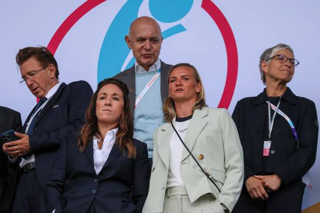 Basel, Schweiz 08. Juli 2025: UEFA - Euro 2025 Woman - Deutschland vs. Dänemark Im Bild: v.li. der Zweite DFB-Präsident Bernd Neuendorf (Deutschland) und Ex-Nationalspielerin Alexandra Popp (Deutschland) auf der Zuschauertribüne vor dem Spiel gegen Dänemark bei der WEURO 2025 in Basel. St. Jakob-Park Copyright: xFotostandx xFantinix