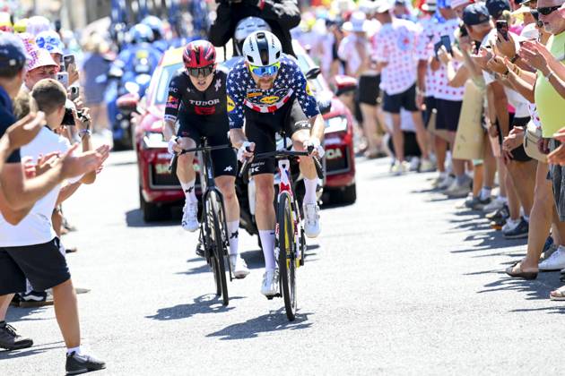 Australian Michael Storer of Tudor Pro Cycling Team and US Quinn Simmons of Lidl-Trek pictured in action during stage six of the 2025 Tour de France cycling, from Bayeux to Vire Normandie (201 km), on Thursday 10 July 2025 in France. The 112th edition of the Tour de France starts on Saturday 5 July in Lille, France, and will finish in Paris, France on the 27th of July. POOLxVINCENTxKALUT x128845874x