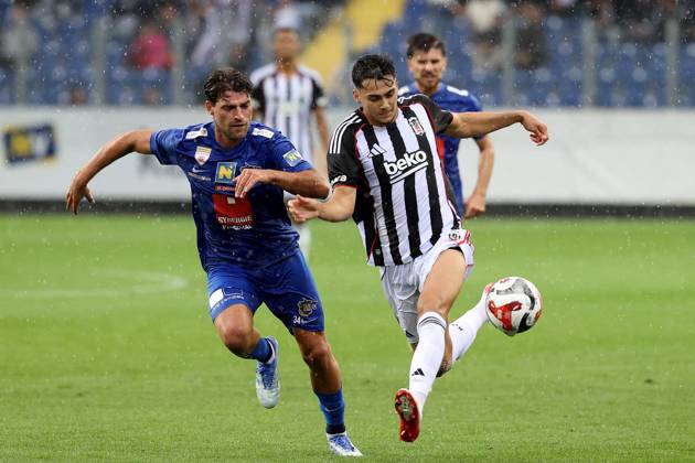 Besiktas vs St. Polten - Friendly match ST. POLTEN, AUSTRIA - JULY 10: St. Polten midfielder Leomend Krasniqi (L) and Besiktas player Mustafa Erhan Hekimoglu (R) compete for the ball during a pre-season friendly match between St. Polten and Besiktas at NV Arena in St. Polten, Austria, on July 10, 2025. Ahmet Okatali Anadolu Polten Austria. Editorial use only. Please get in touch for any other usage. Copyright: x2025xAnadoluxAhmetxOkatalix